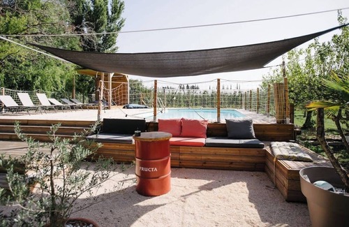 Althen-des-Paluds House | 84B4 - Glycine, suite in an 18th century Provencal farmhouse