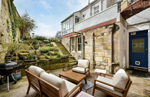 St. Andrews Cottage | 8b Howard Place - a townhouse that sleeps 6 guests in 3 bedrooms