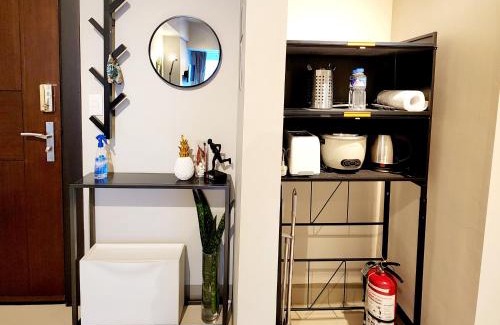 Taguig Apartment | 8U Pristine & Cozy Stay at Uptown Mall BGC across Mitsukoshi with FREE Parking and Balcony