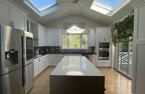 Vineyard Haven House | 9 Bedroom Home with Hot Tub, AC, Walk to Town!