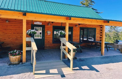 Columbia Falls Cabin | #9 - Flagpole View Cabins - Deluxe Cabin