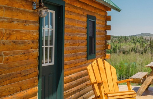 Columbia Falls Cabin | #9 - Flagpole View Cabins - Deluxe Cabin