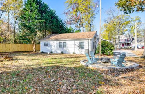 Colonial Beach House | 9 Mi to Colonial Beach Charming Cottage with Yard!