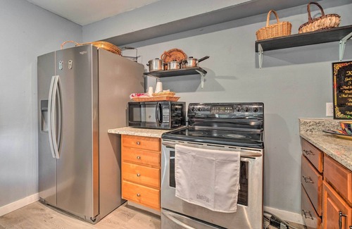 Pine Hills House | ~ 9 Mi to Universal: Orlando Retreat w/Sun Porch!