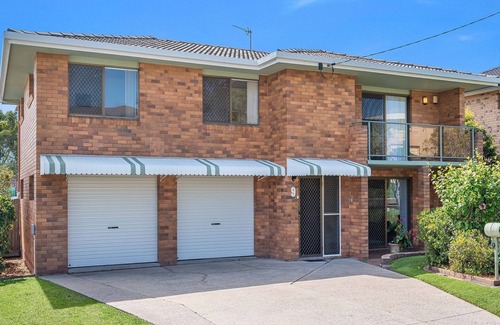Battery Hill House | 9 Rowell Street Battery Hill QLD