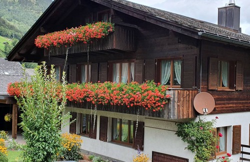 Elm Apartment | 90 m² Apartment ∙ 3 bedrooms ∙ 7 guests