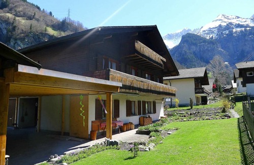Elm Apartment | 90 m² Apartment ∙ 3 bedrooms ∙ 7 guests