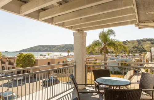 Avila Beach House | 90 San Luis Street Unit C