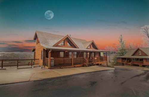 Pigeon Forge Cabin | 92 m² Cabin ∙ 2 bedrooms ∙ 8 guests