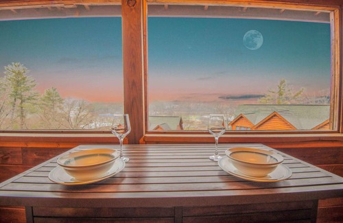 Pigeon Forge Cabin | 92 m² Cabin ∙ 2 bedrooms ∙ 8 guests