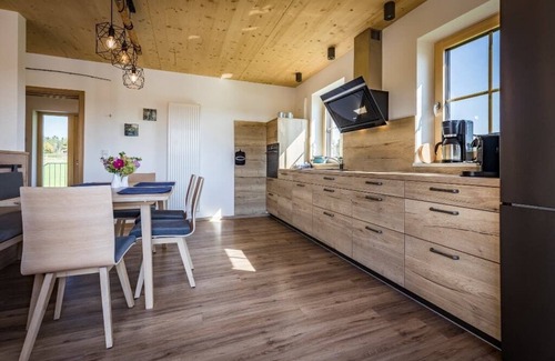 Nittenau Apartment | 99qm-großes, gemütliches Chalet mit eigener Terrasse und kleinem Garten