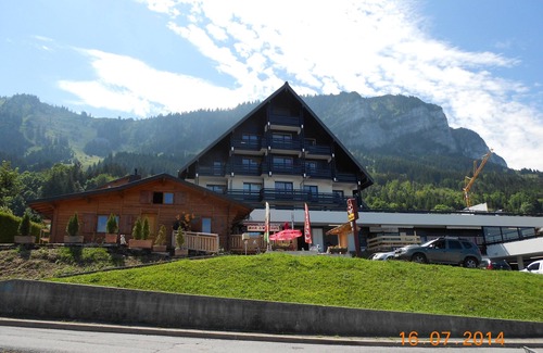 Thollon-les-Memises Apartment | A 12 km from EVIAN quiet appt with south balcony in Thollon stats center