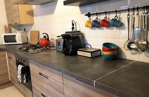 Henansal Cottage | A 2 bedroom cottage that sleeps 4 guests in 2 bedrooms with covered pool