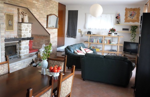 Atri House | a/c Fabulous views. Shown on TV. Mountains and Sea. Abruzzo Nature Reserve.