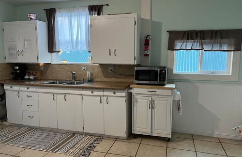 Dunsmuir House | A cabin with beautiful mountain views