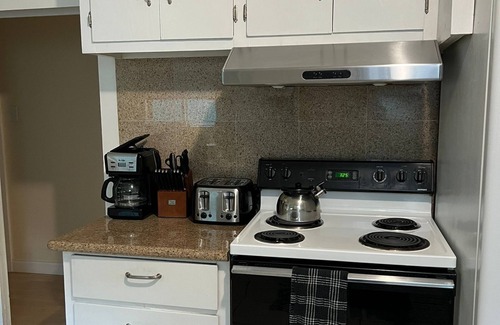 Dunsmuir House | A cabin with beautiful mountain views