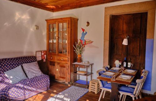 Sao Miguel de Poiares House | A Charming , Traditional Cottage at Quinta da Ribeira