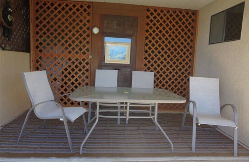 Central Okanagan House | A Comfortable 2 Bedroom Suite for your Vacation in the South/Central Okanagan