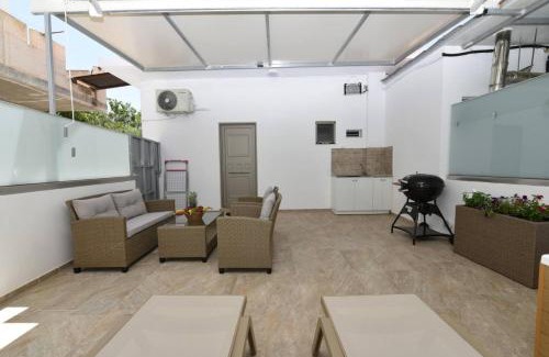 Drapanias Apartment | A comfy studio with hot tub