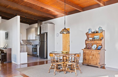 Happy Hill House | A Cool House, A Cool View