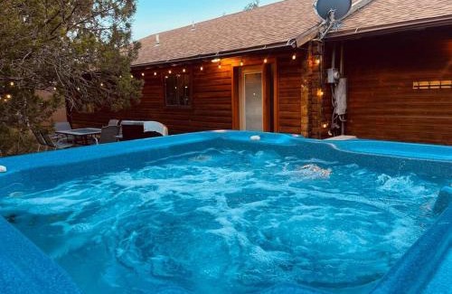 Zuzax House | A Cozy Cabin Escape in Tijeras-Hot Tub-Game room-Pet Friendly!