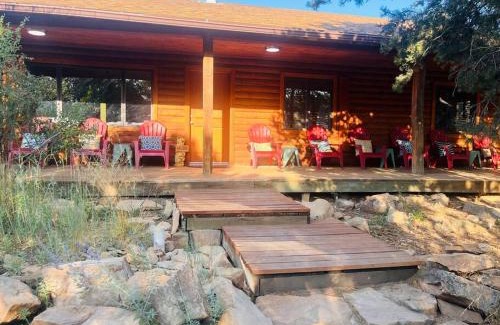 Zuzax House | A Cozy Cabin Escape in Tijeras-Hot Tub-Game room-Pet Friendly!