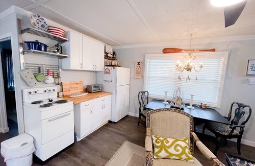 Marble Falls Cottage | A Cozy, quiet and most perfect cottage beautifully located on a waterfront cove.