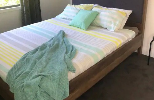 Hamilton East Condo | A cute one bedroom unit centrally located