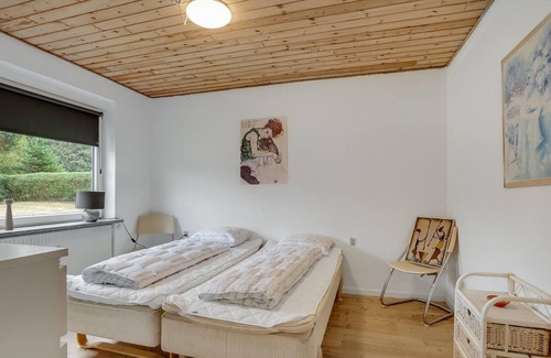 Haderslev Apartment | A few kilometers from the sea, you will find this beautiful vacation home in Diernæs Strand.