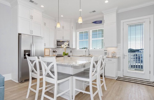 Emerald Isle Condo | A FEW STEPS TO OCEAN in EMERALD ISLE, NC! Come visit walk to all entertainment!