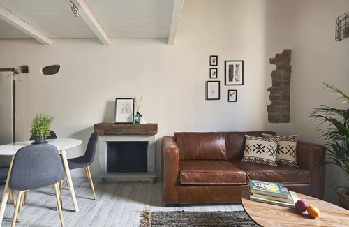 Duomo Apartment | A Few Steps to The Duomo Adorable 1BD Apt