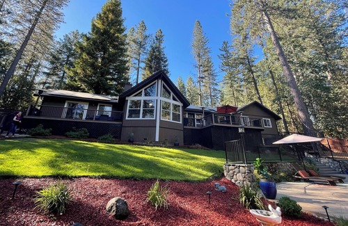 Foresthill Ski Chalet | A Forest Mini Resort with a fabulous pool & rustic mountain luxury at its best!