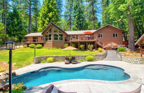 Foresthill Ski Chalet | A Forest Mini Resort with a fabulous pool & rustic mountain luxury at its best!