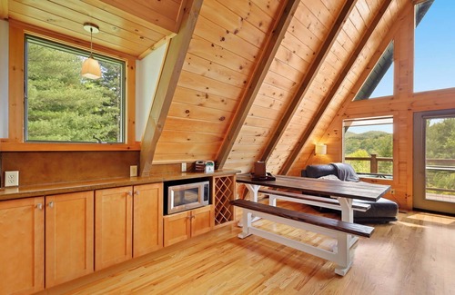 Crumpler Cabin | "A Frame Haven" - w/Hot Tub and NC Mountain Views by the New River