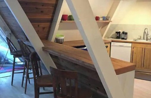 Warm Springs House | A-Frame In Paradise! (Whole House) Fast WiFi