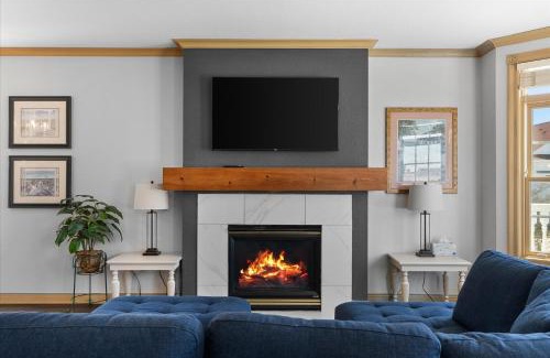 Sheboygan House | A Glorious Getaway Sheboygan - Blue Harbor Condo