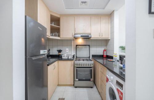 Discovery Gardens Apartment | A Gorgeous Studio in Zen 20 that Sleeps 2
