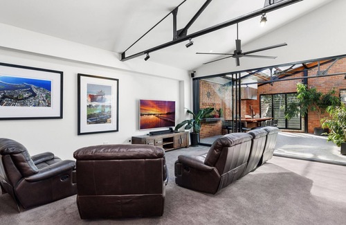 Cooks Hill Apartment | A hidden gem in the heart of Newcastle!
