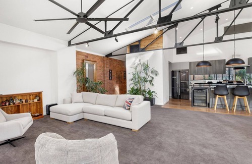 Cooks Hill Apartment | A hidden gem in the heart of Newcastle!