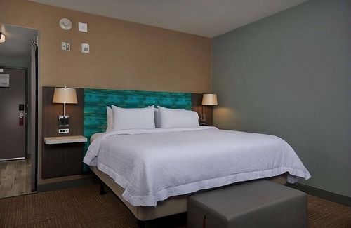 Sherwood - Tualatin North Hotel | A Hideaway in Oregon! Indoor Pool, Free Breakfast, Free Parking, Pets Allowed!