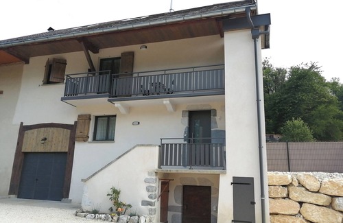 Naves-Parmelan Apartment | A la Campagne, Entre lac et Montagnes