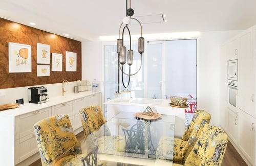 La Seu Apartment | A la luna de Valencia, 4-6 pax, 2 Bedrooms & 2 Bathrooms in downtown Valencia