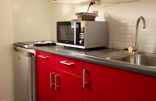 Bernieres-sur-Mer Apartment | A large bright F2 apartment overlooking the sea and the landing beach