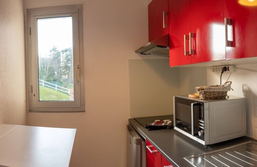 Bernieres-sur-Mer Apartment | A large bright F2 apartment overlooking the sea and the landing beach