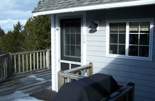 Northport Cottage | A Little Hideaway at the Edge of the Woods. Off Season Rates Kick in 11/1