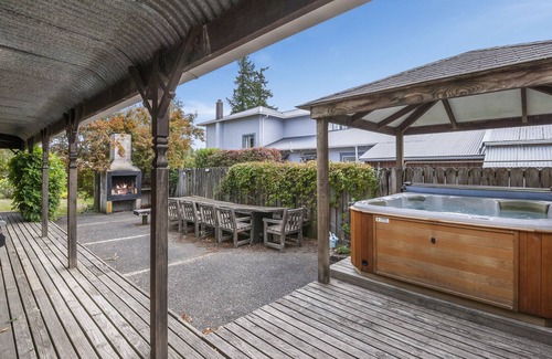 Turangi Cottage | A LITTLE MOORE OF TONGARIRO - TURANGI HOLIDAY HOME in Turangi