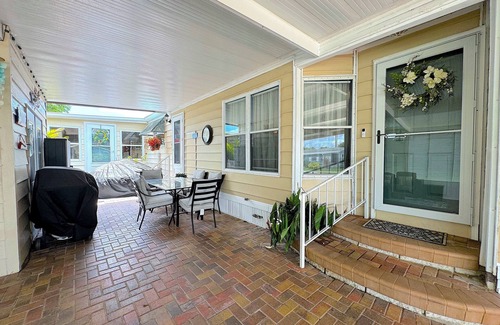 Ellenton House | A little slice of paradise😎, with resort style living.