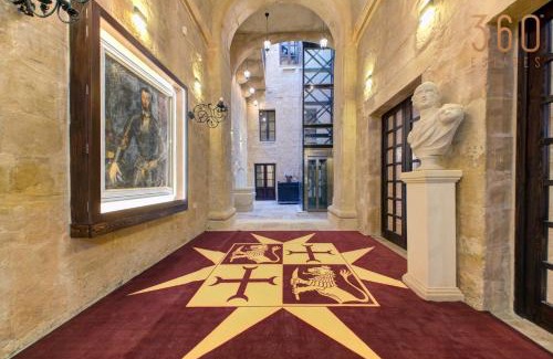 Valletta Villa | A luxurious Palazzo in Valetta with private Pool by 360 Estates
