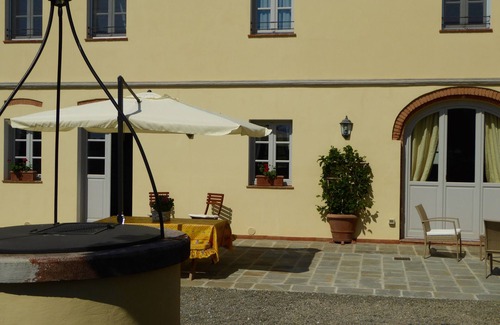 Altopascio House | A LUXURIOUS TUSCAN STYLE VILLA WITH A WONDERFUL PRIVATE SWIMMINGPOOL