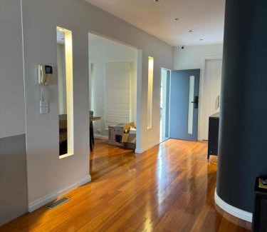 Oakleigh House | A luxury home in Oakleigh